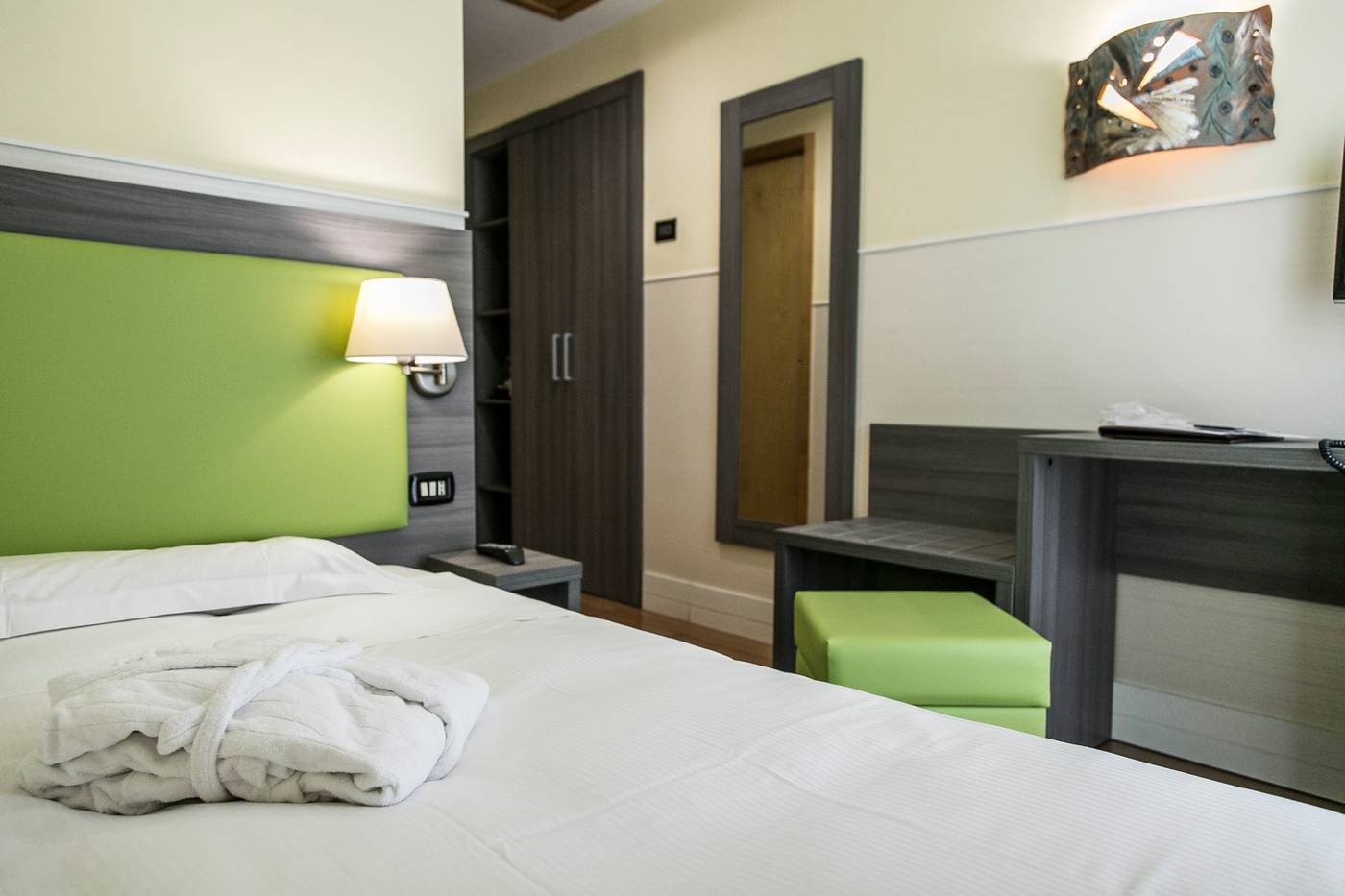 Hotel-Aphrodite-Room-3