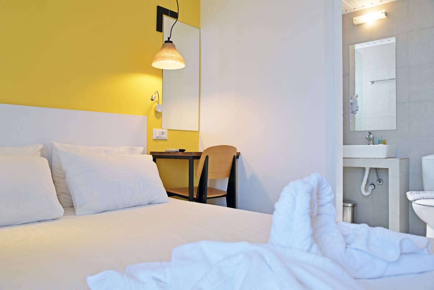 Hillside-Studios-Room-47