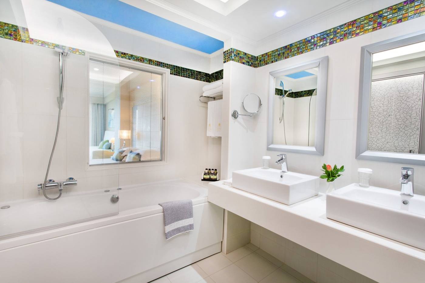 Atrium-Platinum-Luxury-Resort---Spa-Room-31