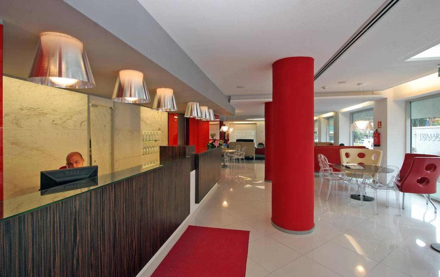 Oasis-Plaza-Lobby-13