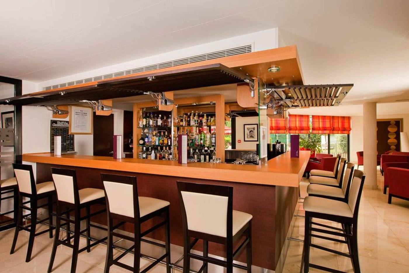 Residhome-Val-d-Europe-Bar-10