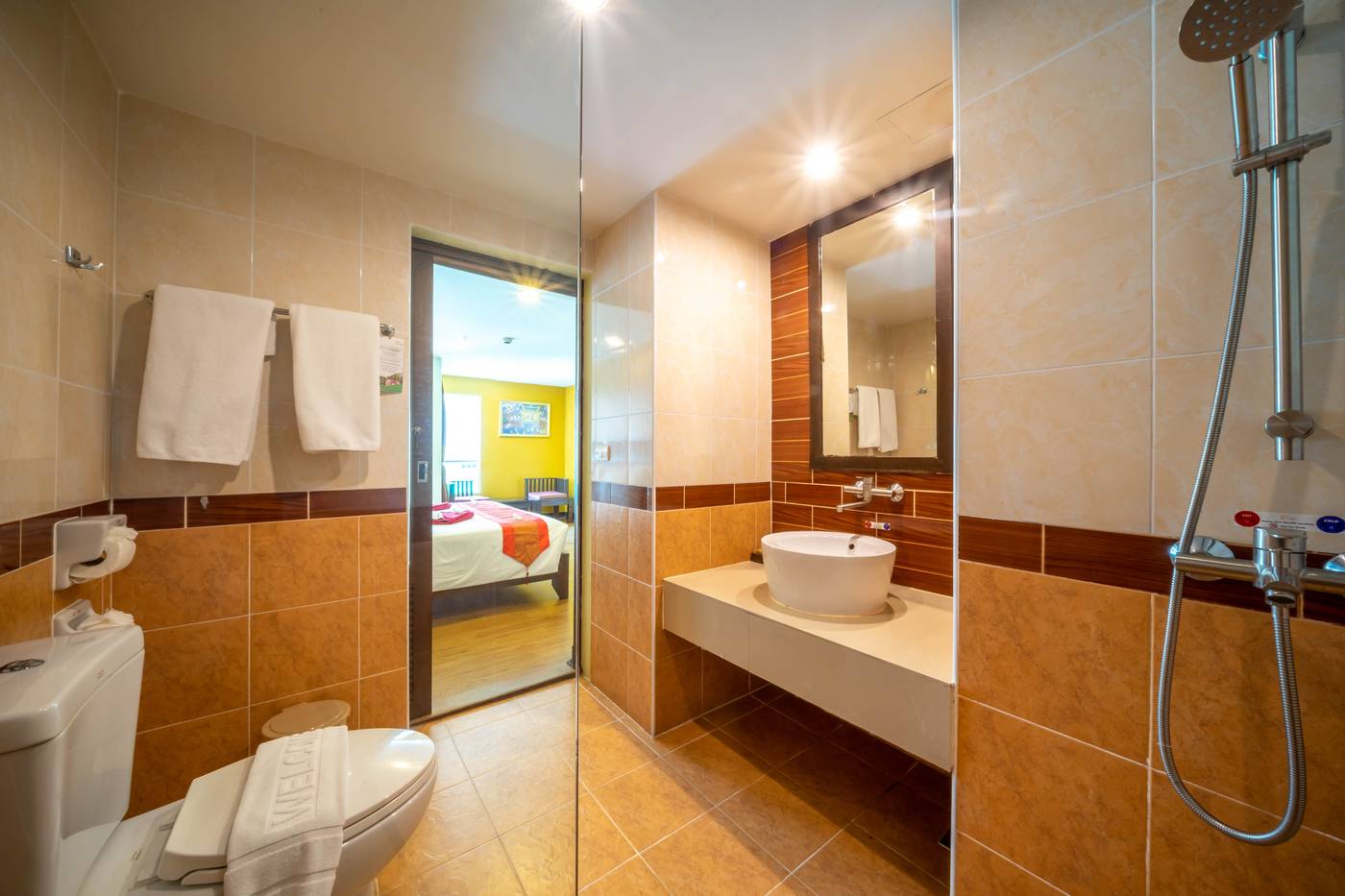 LA-Vintage-Resort--Former-Poppa-Palace--Room-35