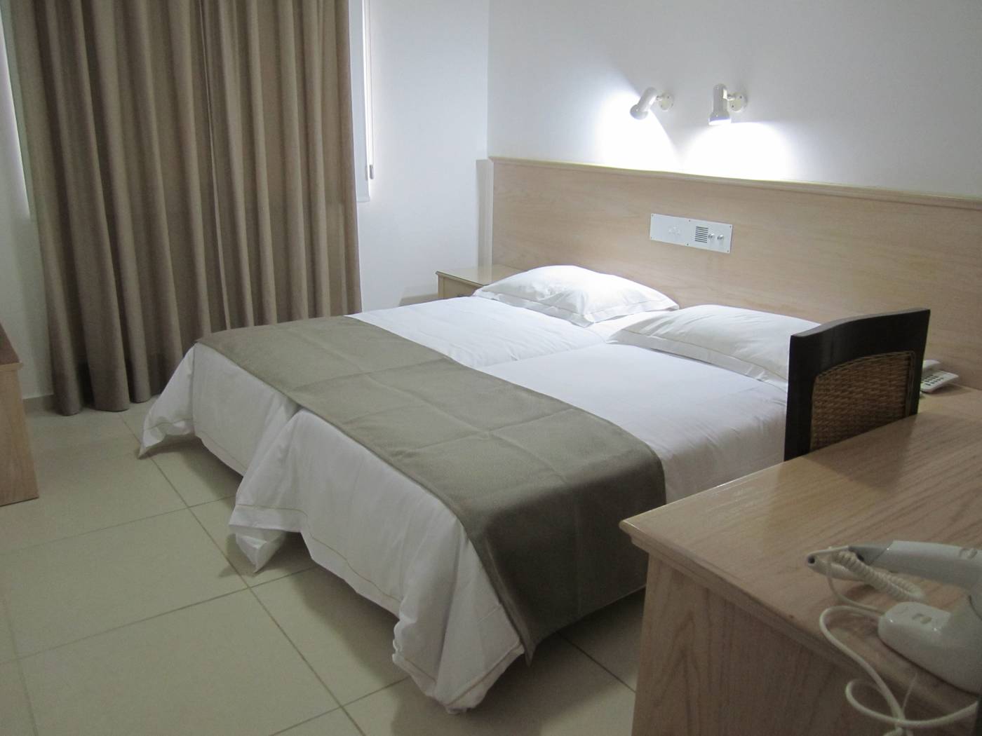 Senator-Hotel-Apartments-Room-39