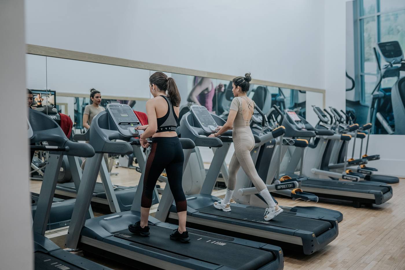 Millennium-Plaza-Downtown-Hotel-Sports-and-Entertainment-55