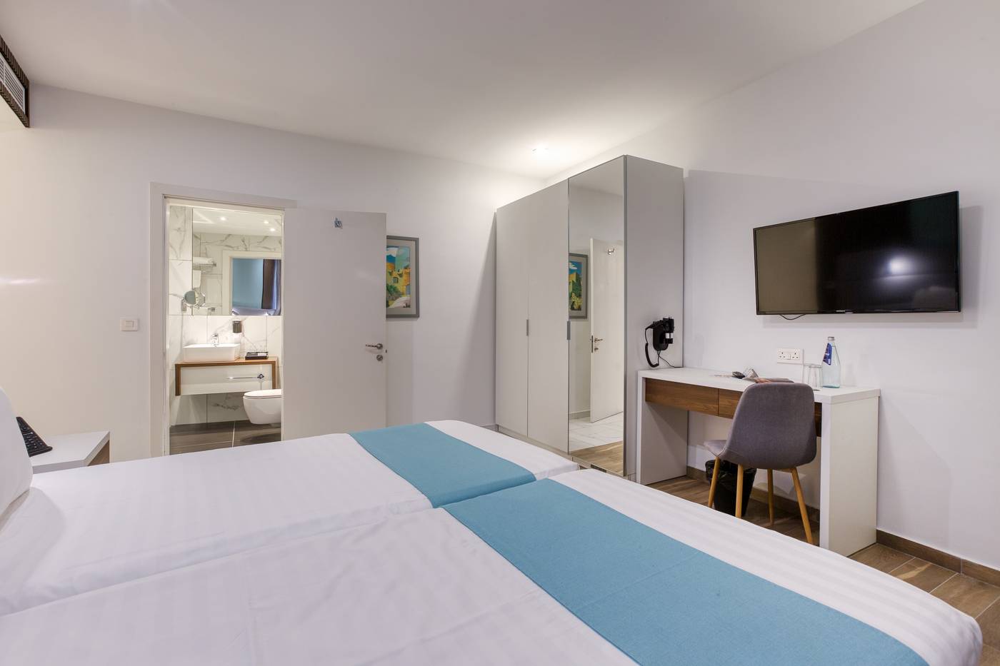 Solana-Hotel---Spa-Room-33