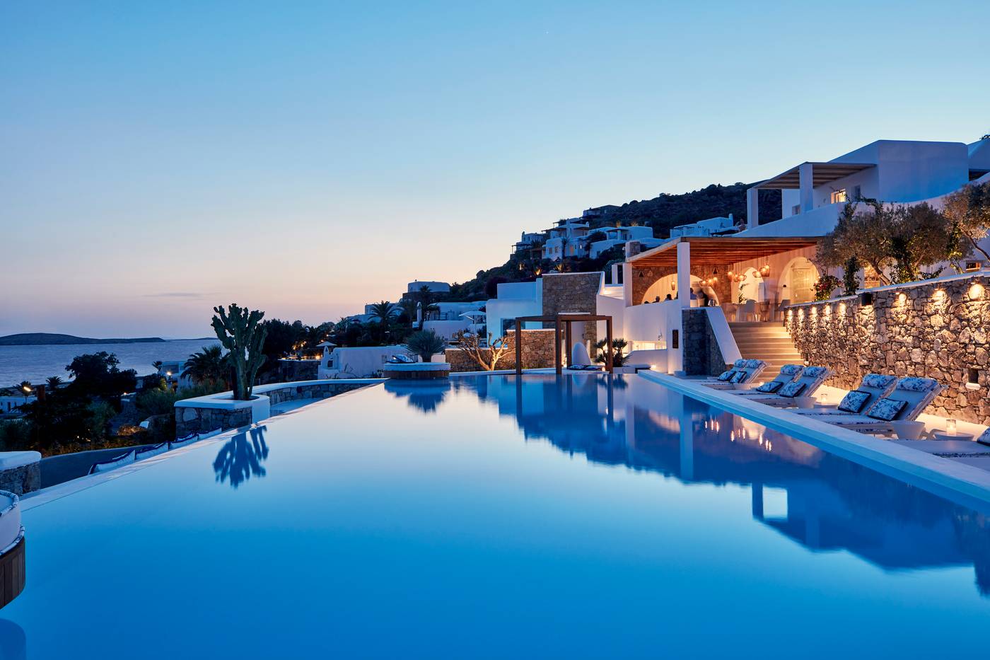 Katikies-Mykonos---The-Leading-Hotels-Of-The-World-Pool-3