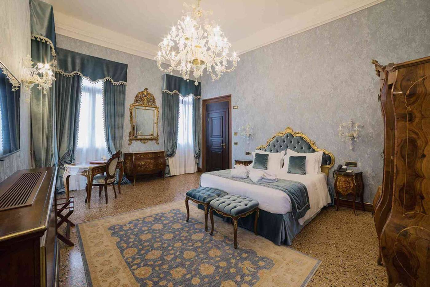 Nani-Mocenigo-Palace-Room-36