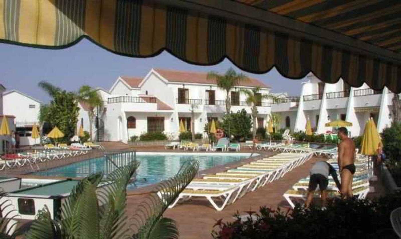 Bungalows-Grimanesa-Pool-3