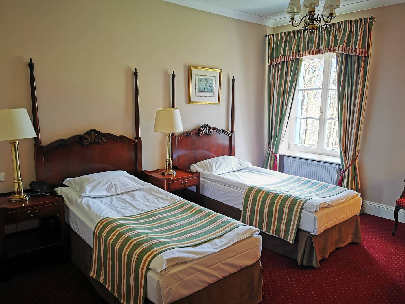 Dwor-Sierakow-Room-7