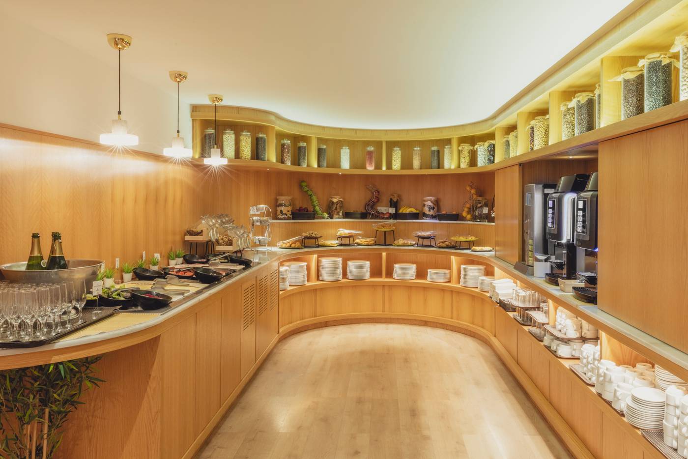 Flamingo-Beach-Mate-Restaurant-47