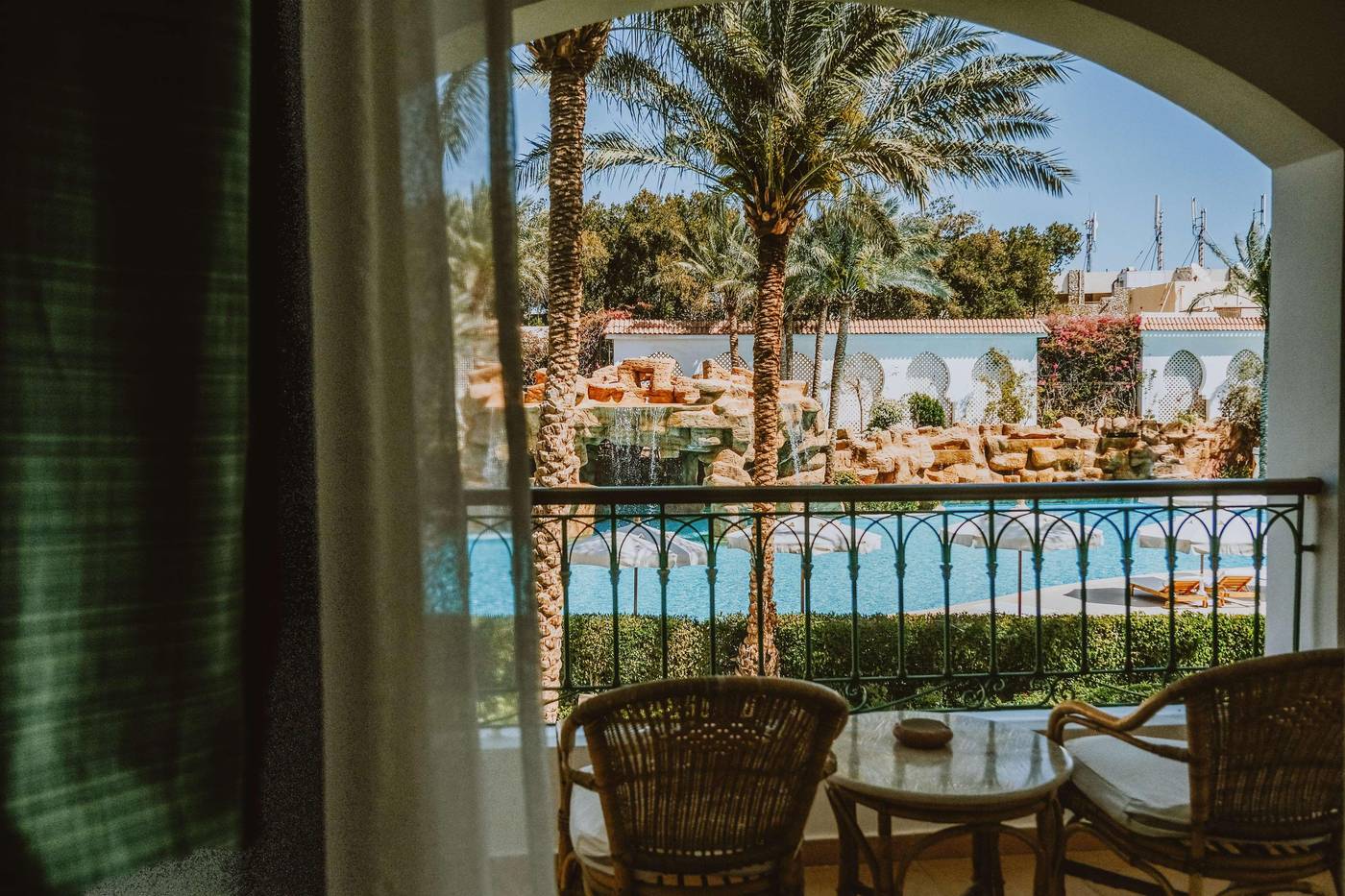 Baron-Palms-Resort-Room-12