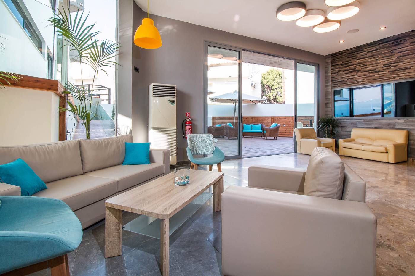 Sunny-Days-Apartments-Lobby-58