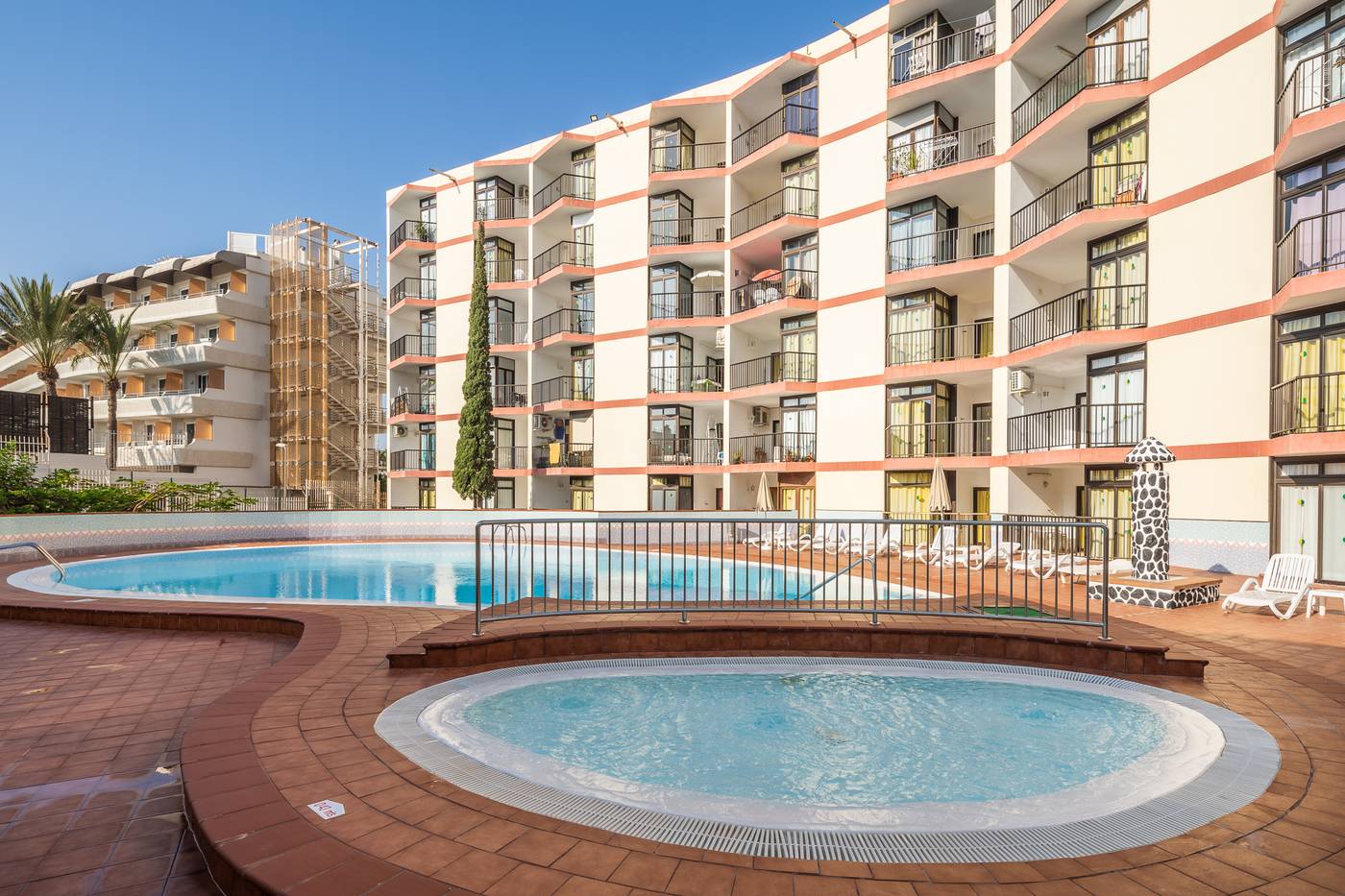 Guinea-Apartments-General-view-2