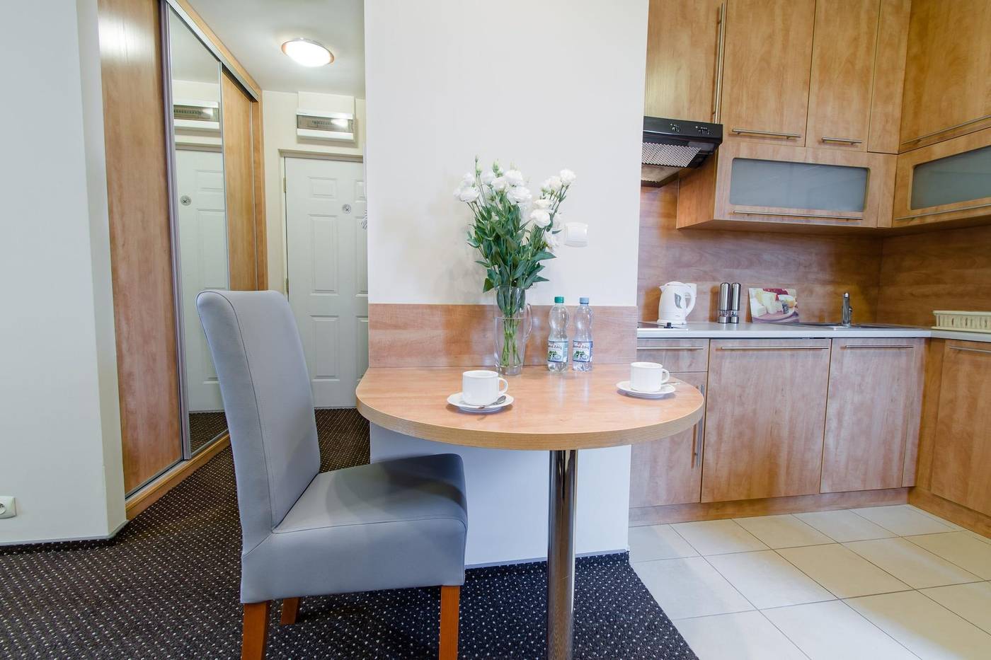 Warsaw---Apartments-Apartamenty-Sadyba-Room-2