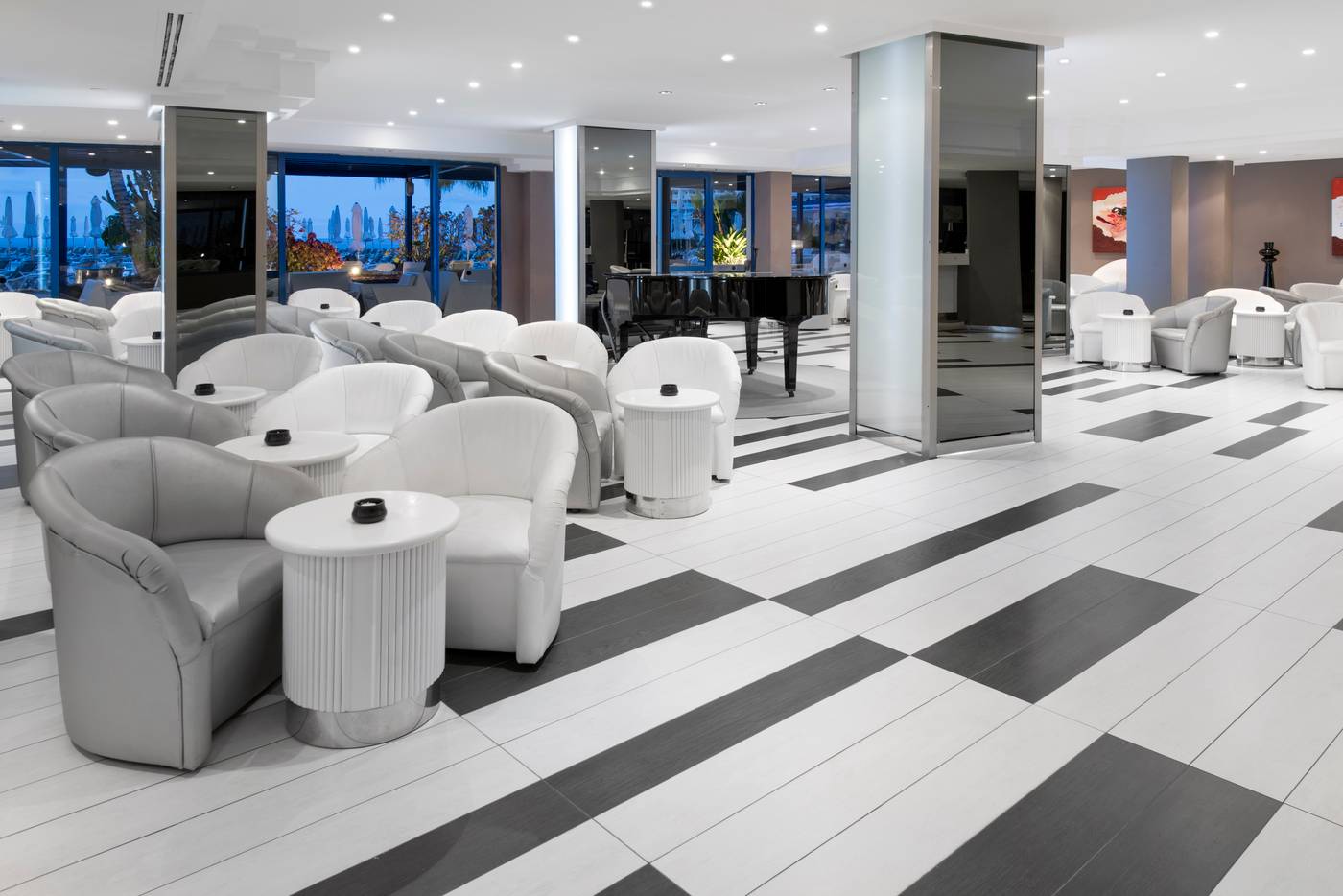 TUI-BLUE-Suite-Princess--Adults-Only--Bar-38