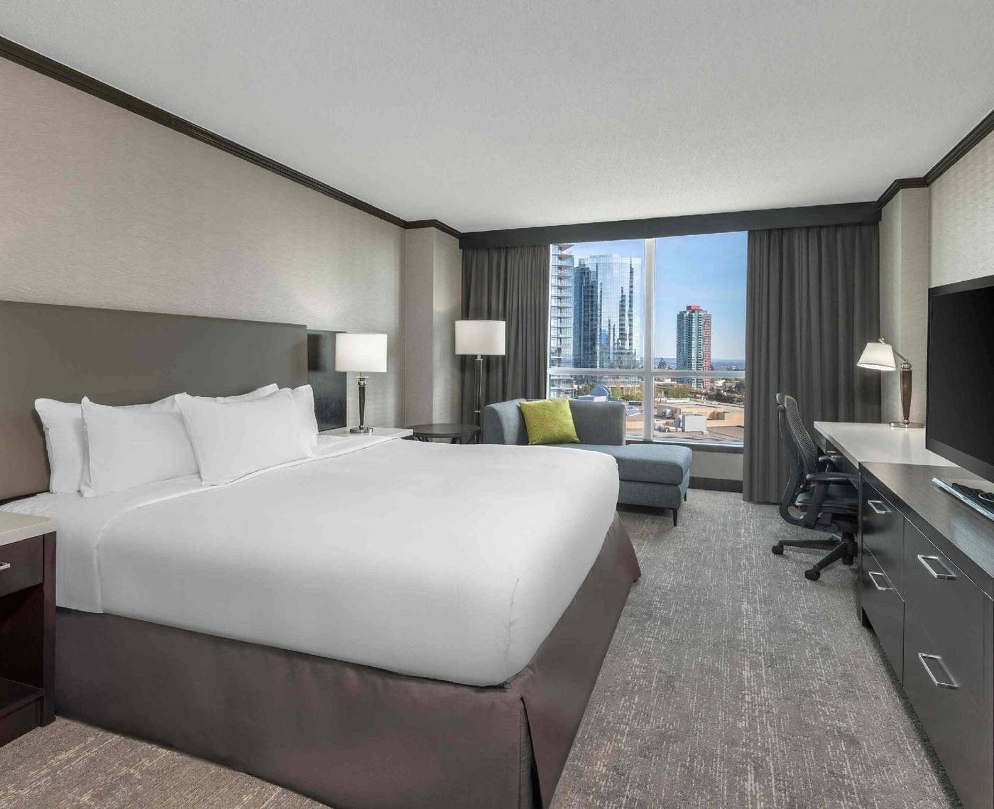 Hilton-Vancouver-Metrotown-Room-25