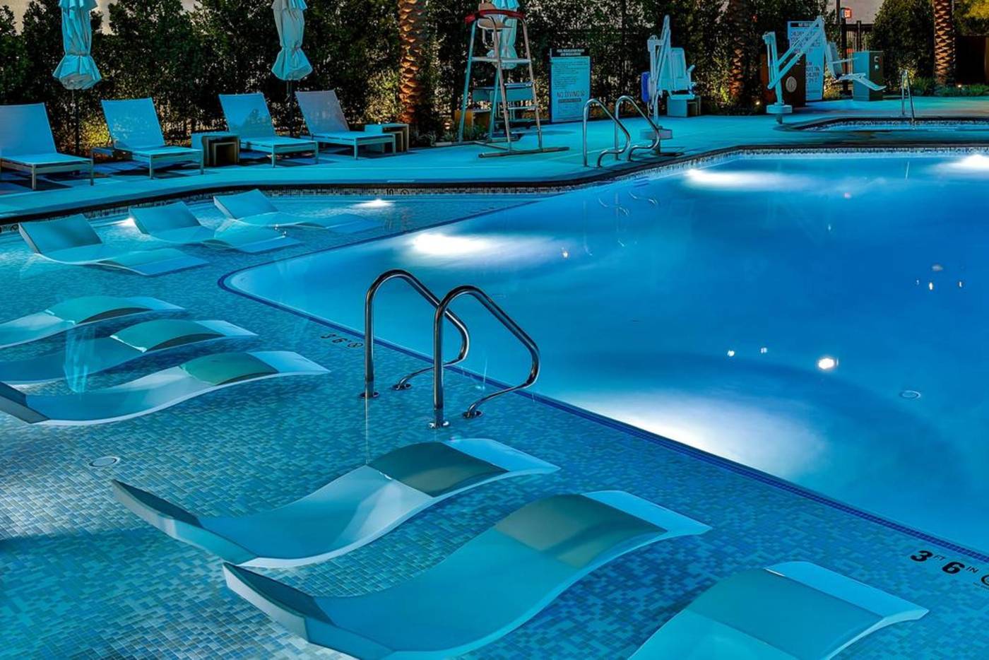 Palace-Station-Pool-21