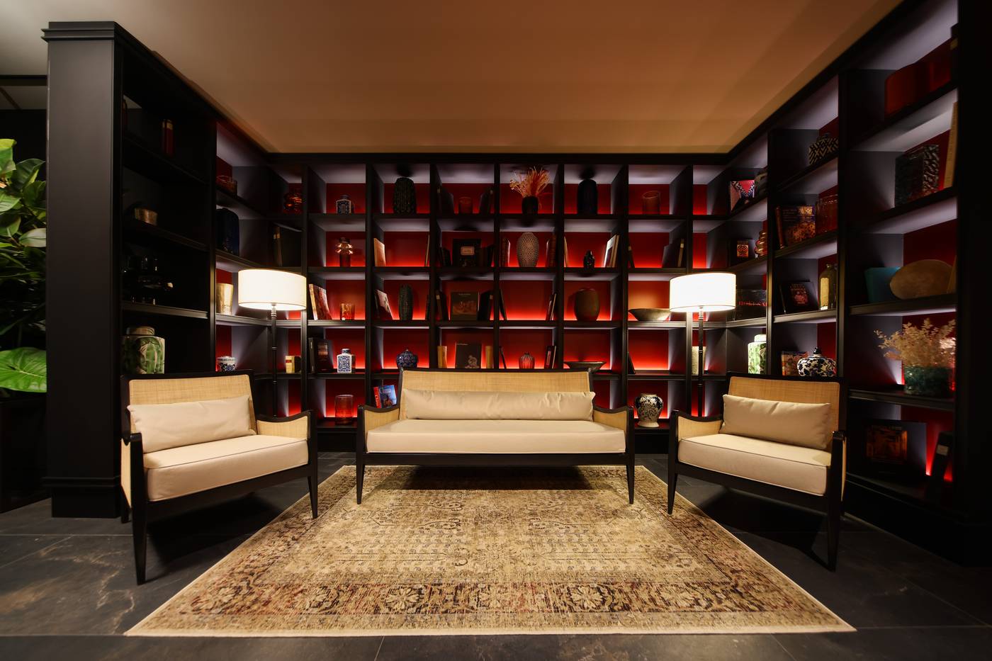 U-Visionary-Venezia-Hotel-Lobby-9