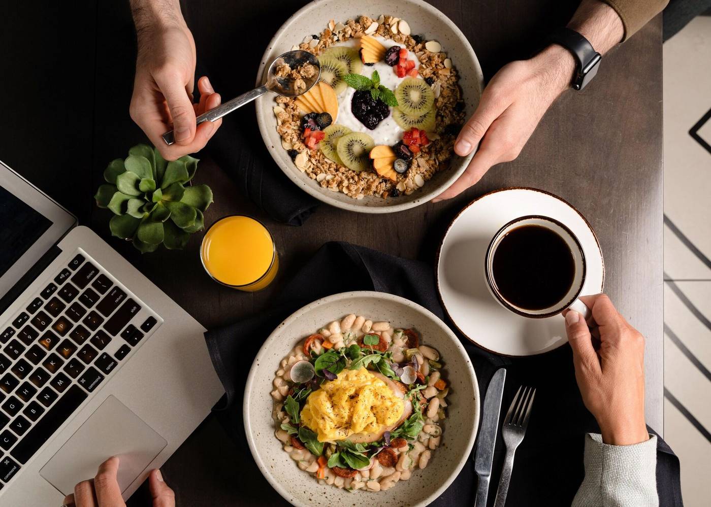 Delta-Hotels-By-Marriott-Vancouver-Downtown-Suites-Restaurant-41