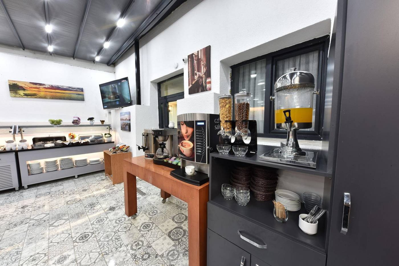 Almina-Inn-Hotel-Restaurant-9