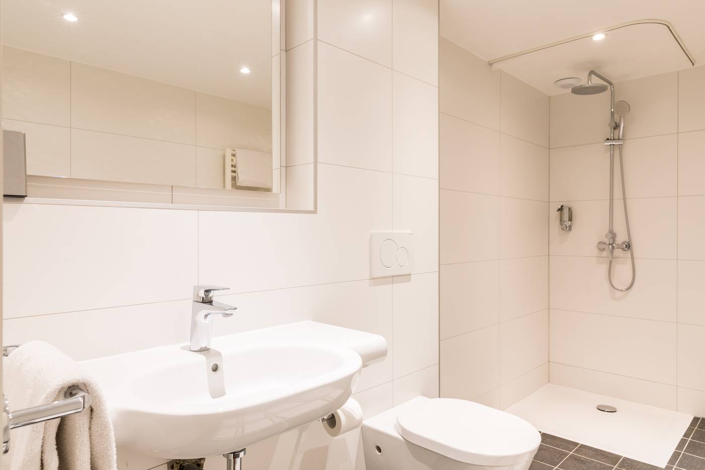 Cosy-s-Residence-Cadet-Room-25