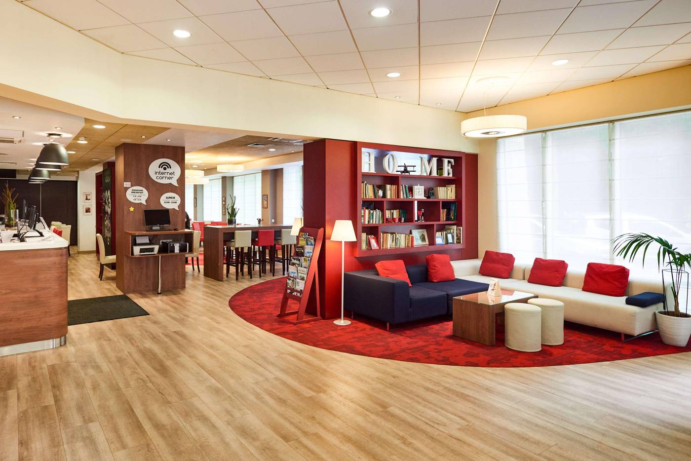 Campanile-Krakow-Old-Town-Lobby-4