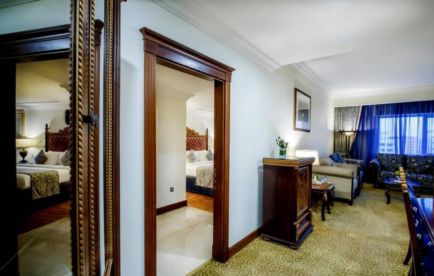 Grand-Excelsior-Bur-Dubai-Room-22