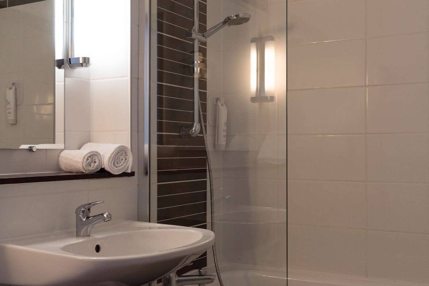 Sure Hotel by Best Western Biarritz Aeroport-France-Biarritz-General view-9