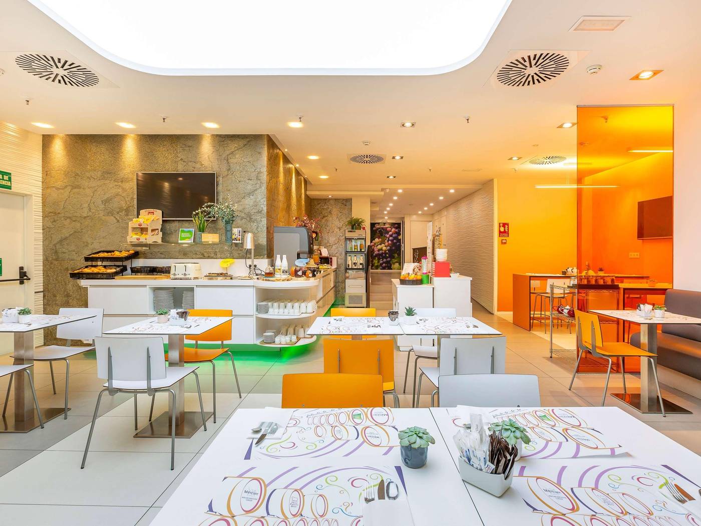 Ibis-Styles-Madrid-Prado-Restaurant-48