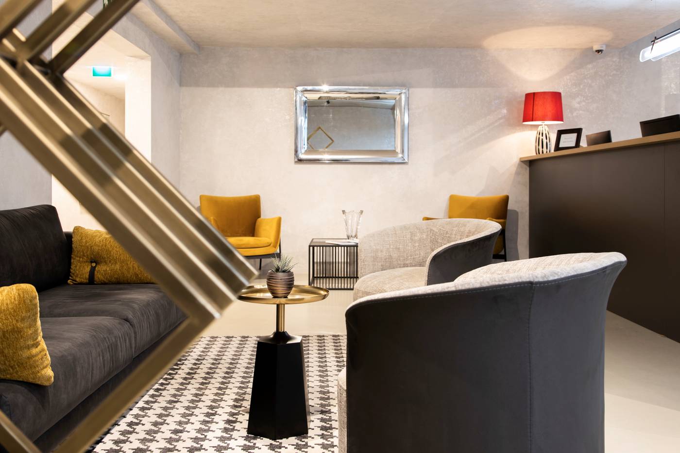 The-Amberlyn-Suite-Hotel-Lobby-18