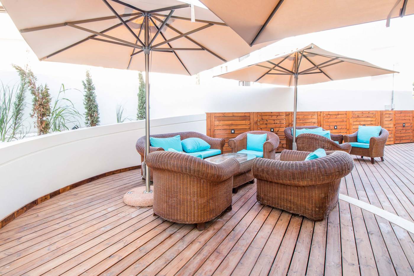 Sunny-Days-Apartments-Lobby-20