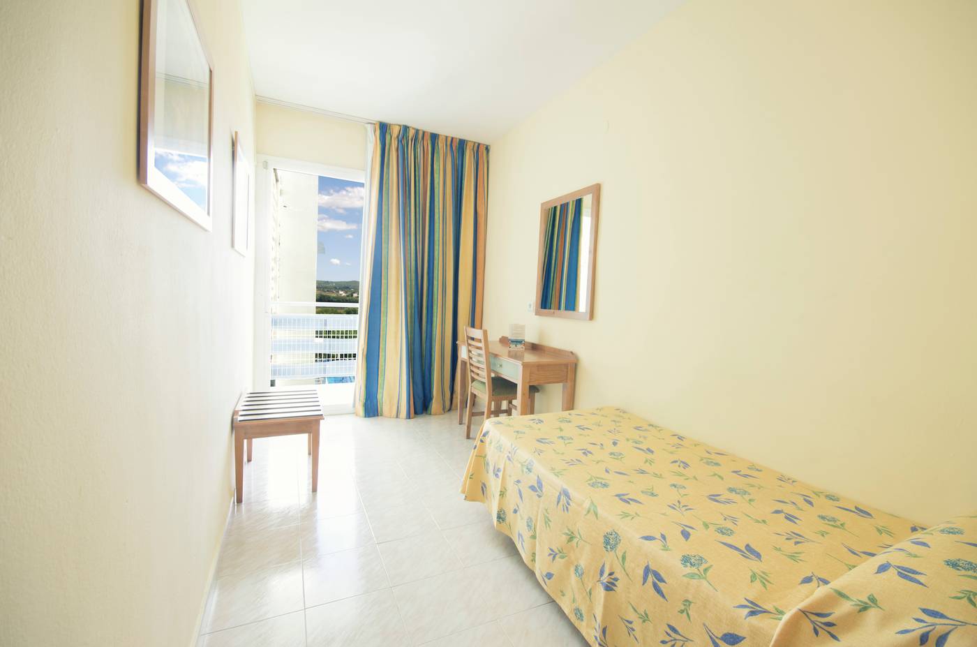 Azuline-Hotel-Pacific-Room-22