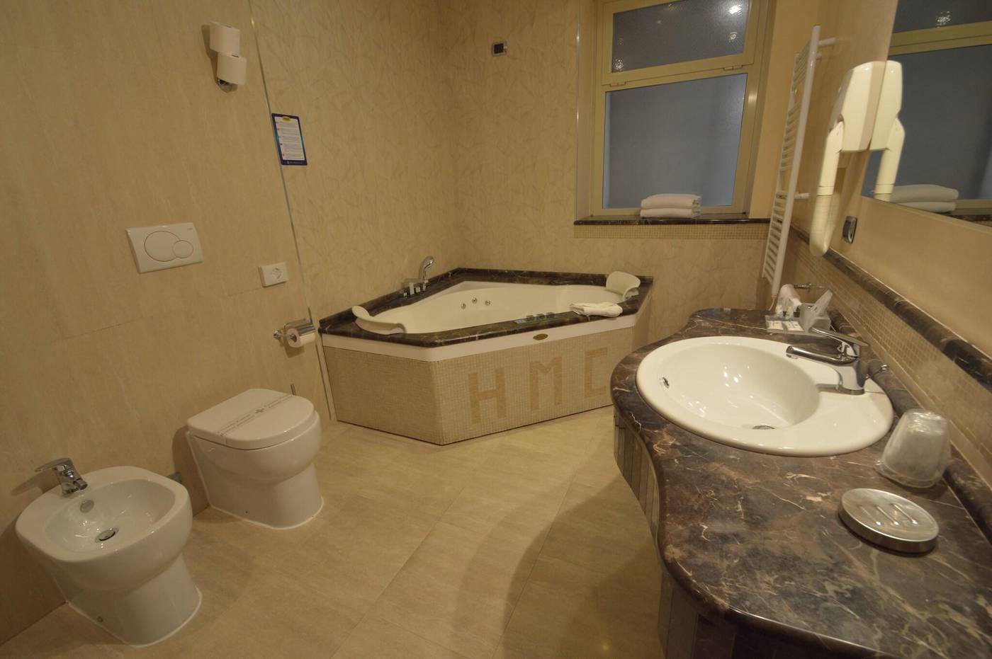 Hotel-Montecarlo-Room-16