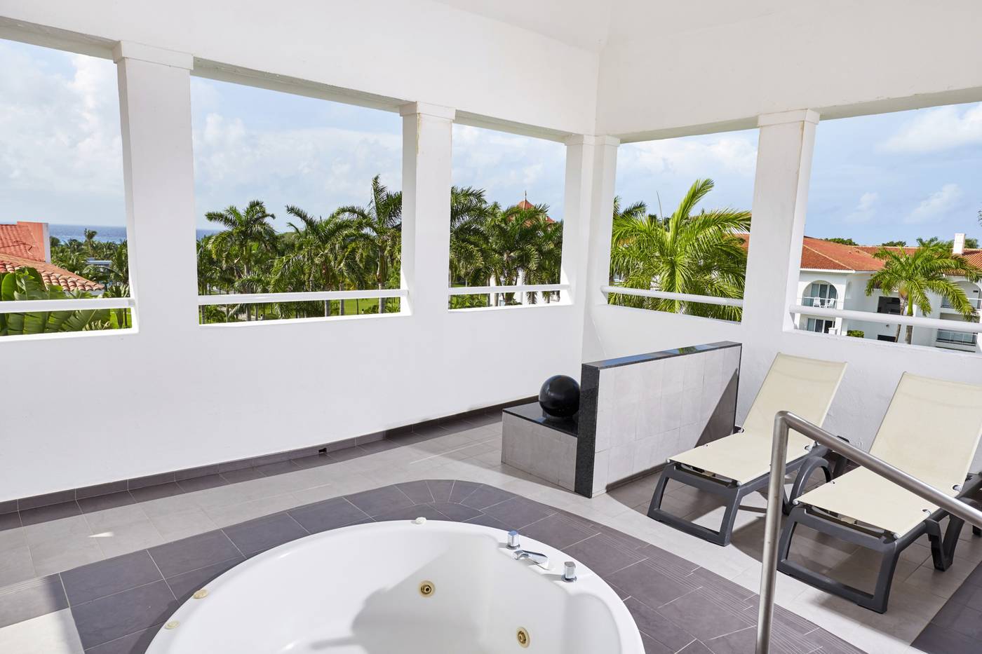 Riu-Palace-Mexico-All-Inclusive-Room-31