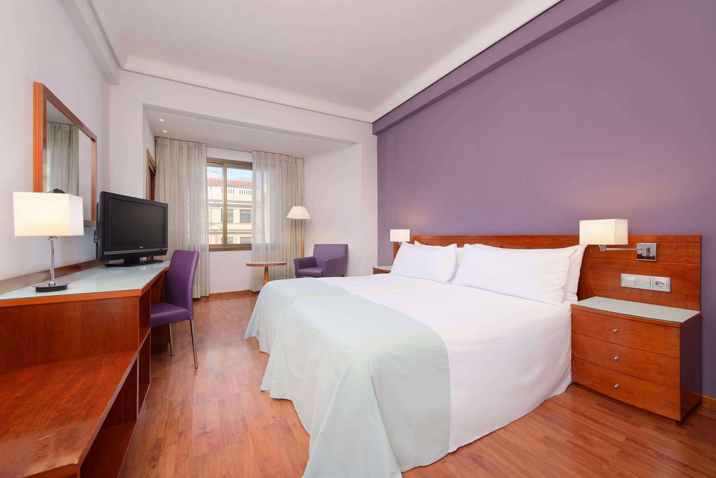 Hotel-Madrid-Centro-Affiliated-by-Melia-Room-15