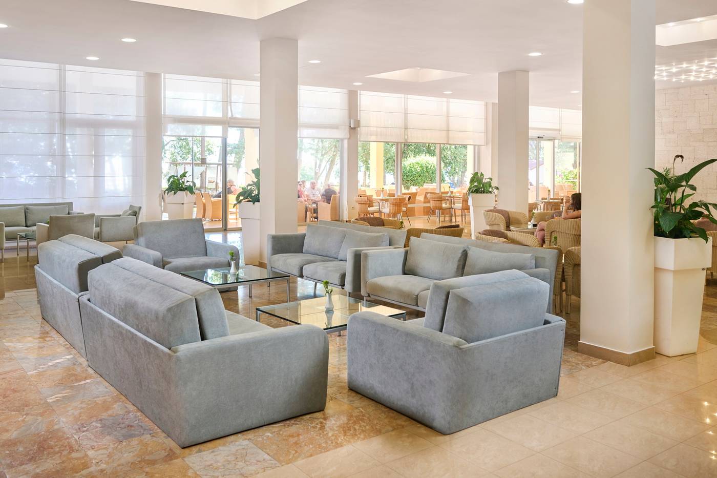 Hotel-Sol-Aurora-Lobby-54