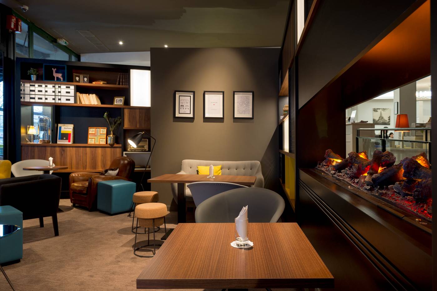 L-elysee-Val-D-europe-Bar-15