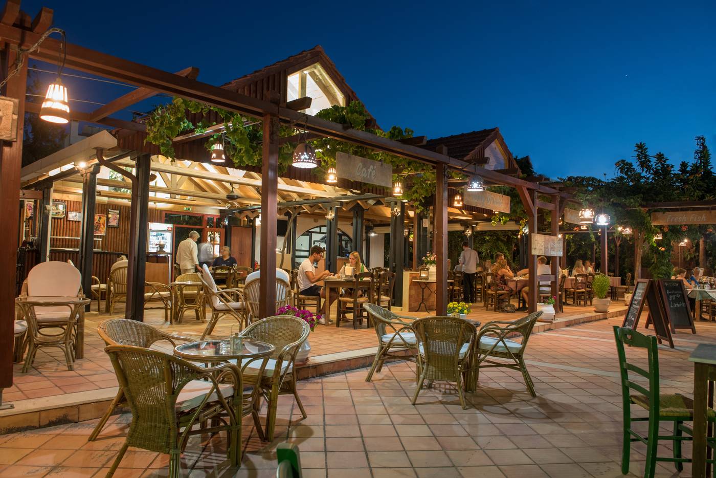 Kalypso-Hotel-Restaurant-11