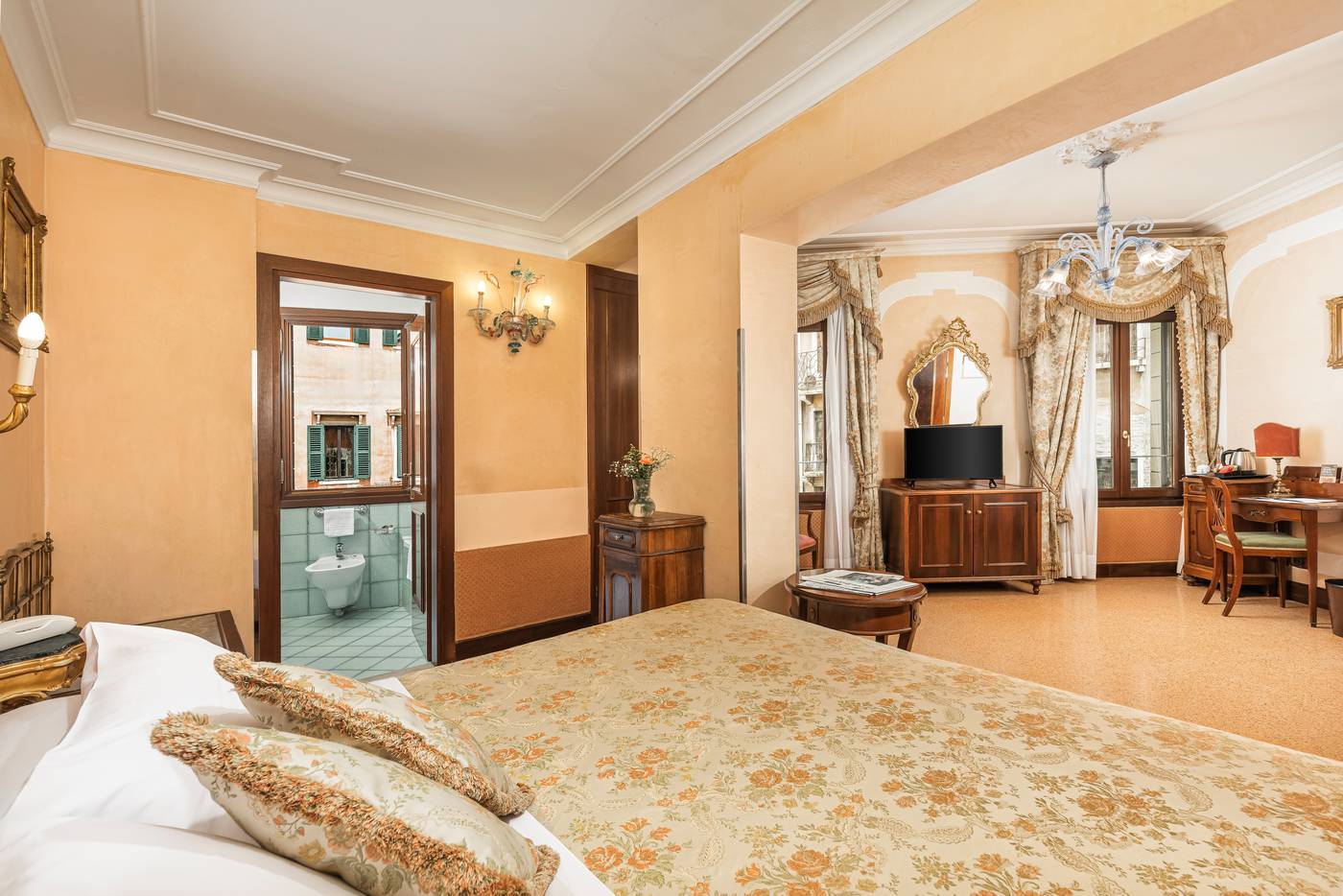 Hotel-San-Moise-Room-5