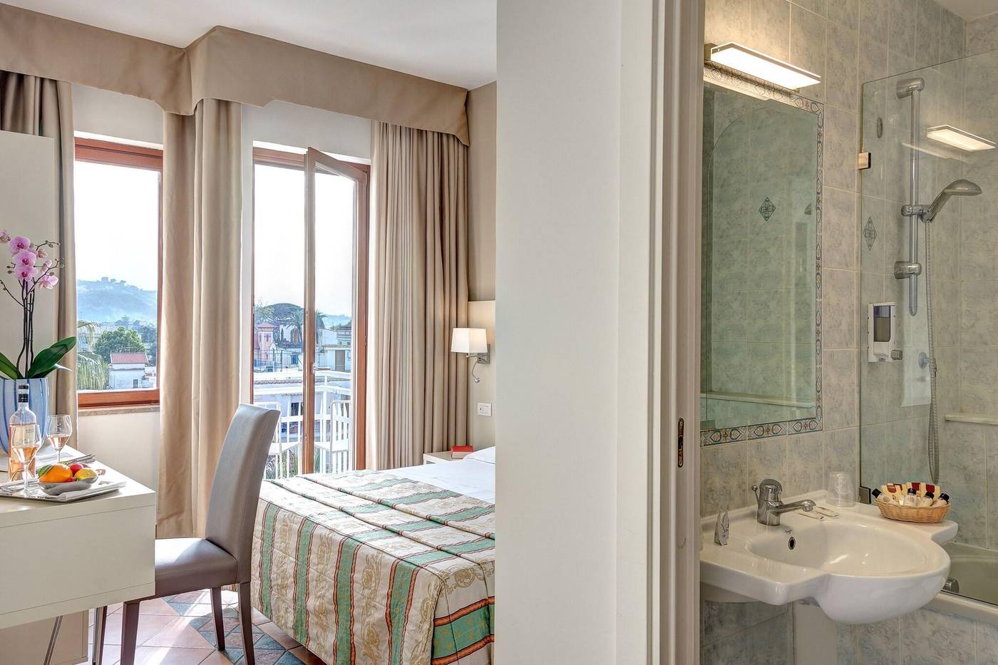 Hotel-Caravel-Room-23