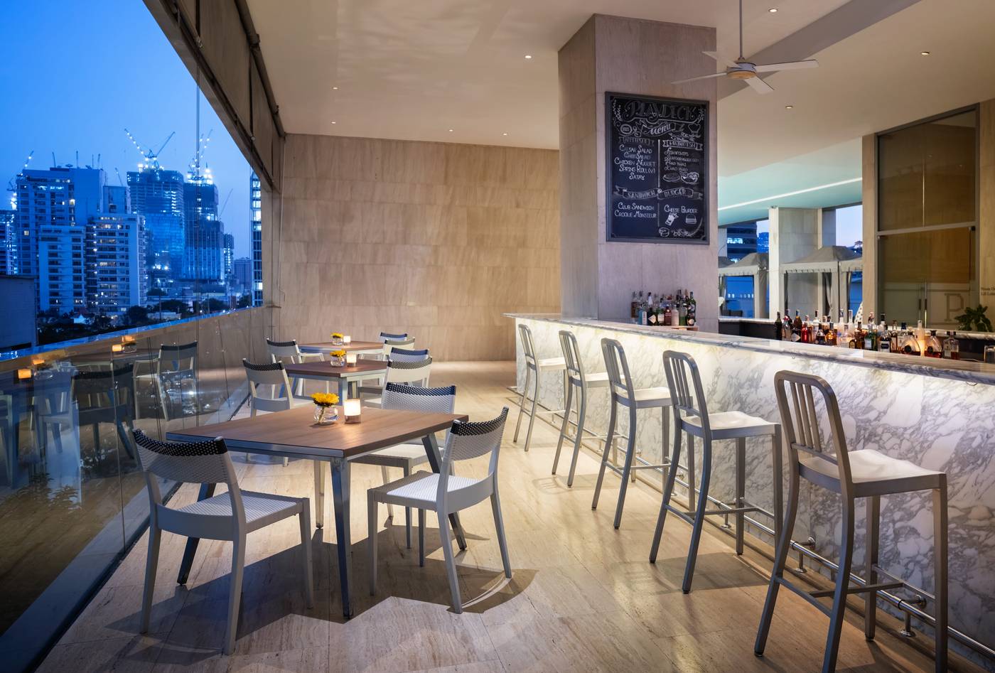 Oriental-Residence-Bangkok-Bar-13