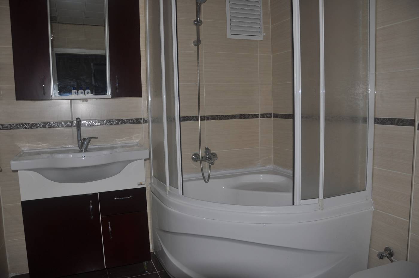 Istanbul-Holiday-Hotel-Room-27