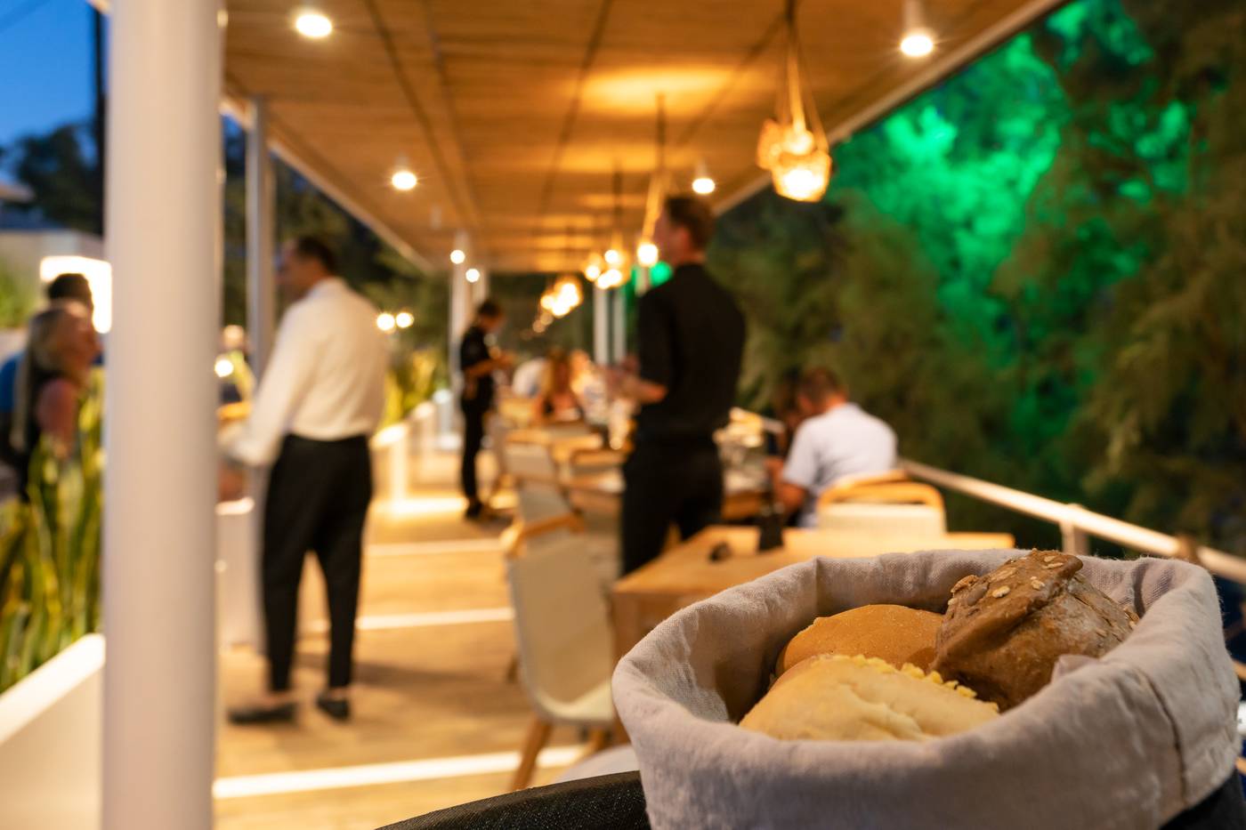 Kamari-Beach-Restaurant-48