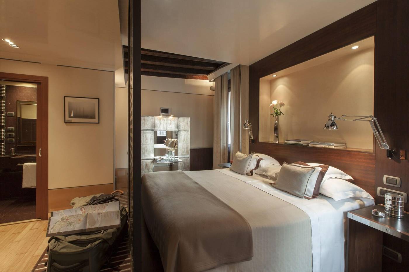 Ca--Pisani-Hotel-Room-44