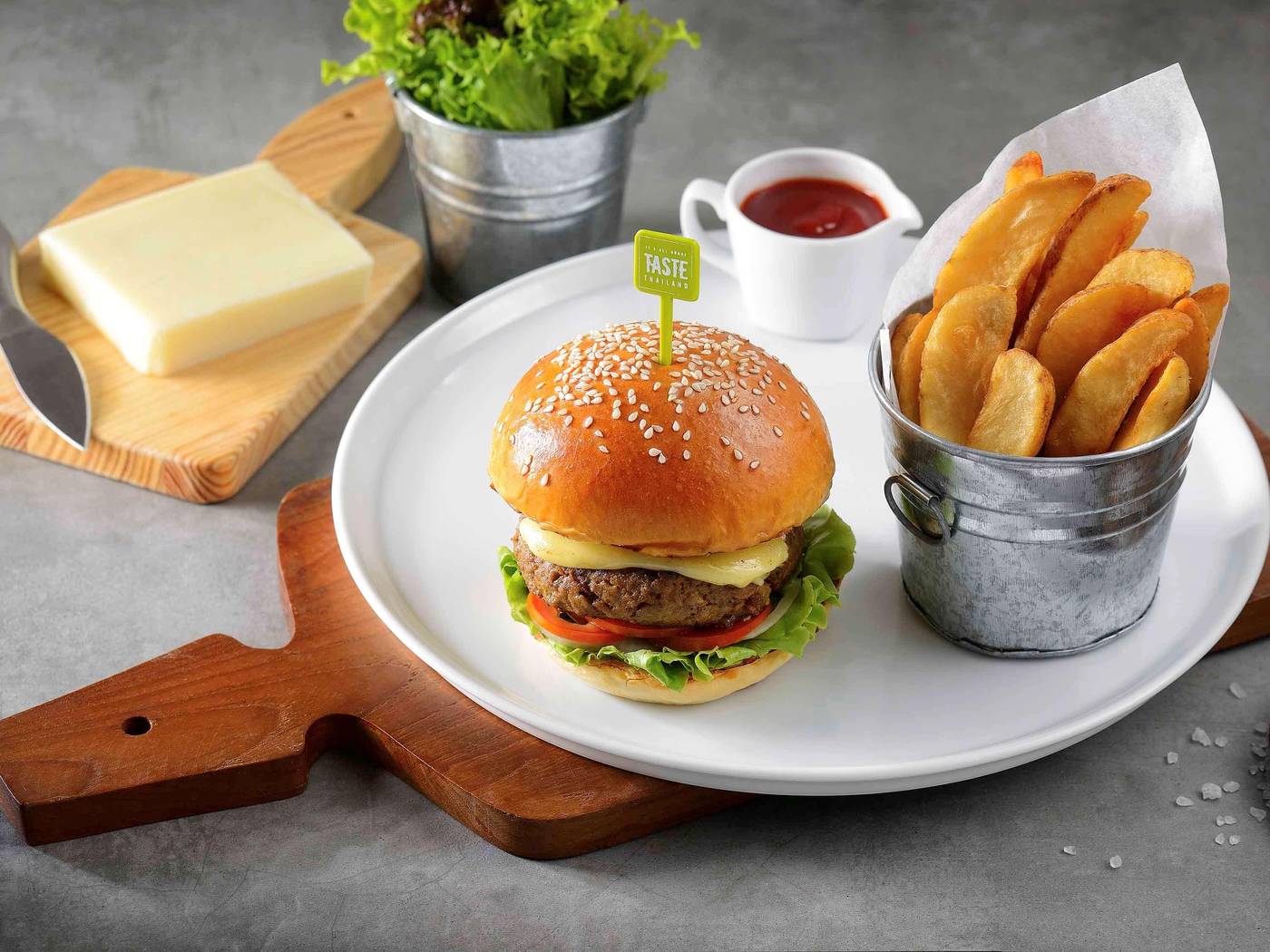 ibis-Bangkok-Riverside-Restaurant-28