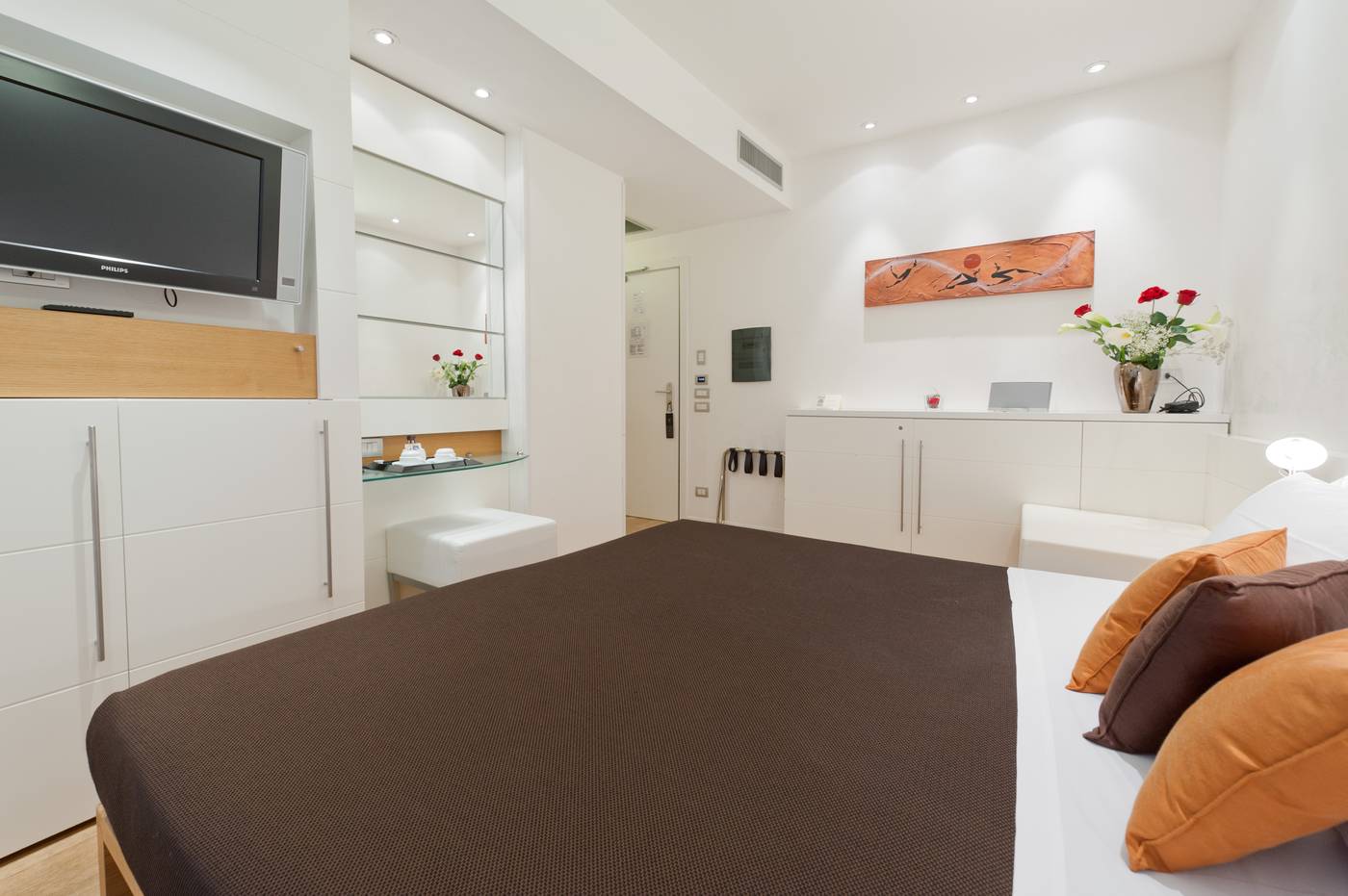 Hotel-White-General-view-6