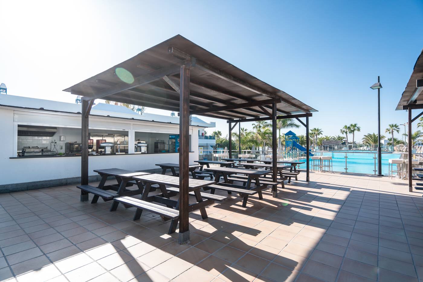 THB-Tropical-Island-Bar-17