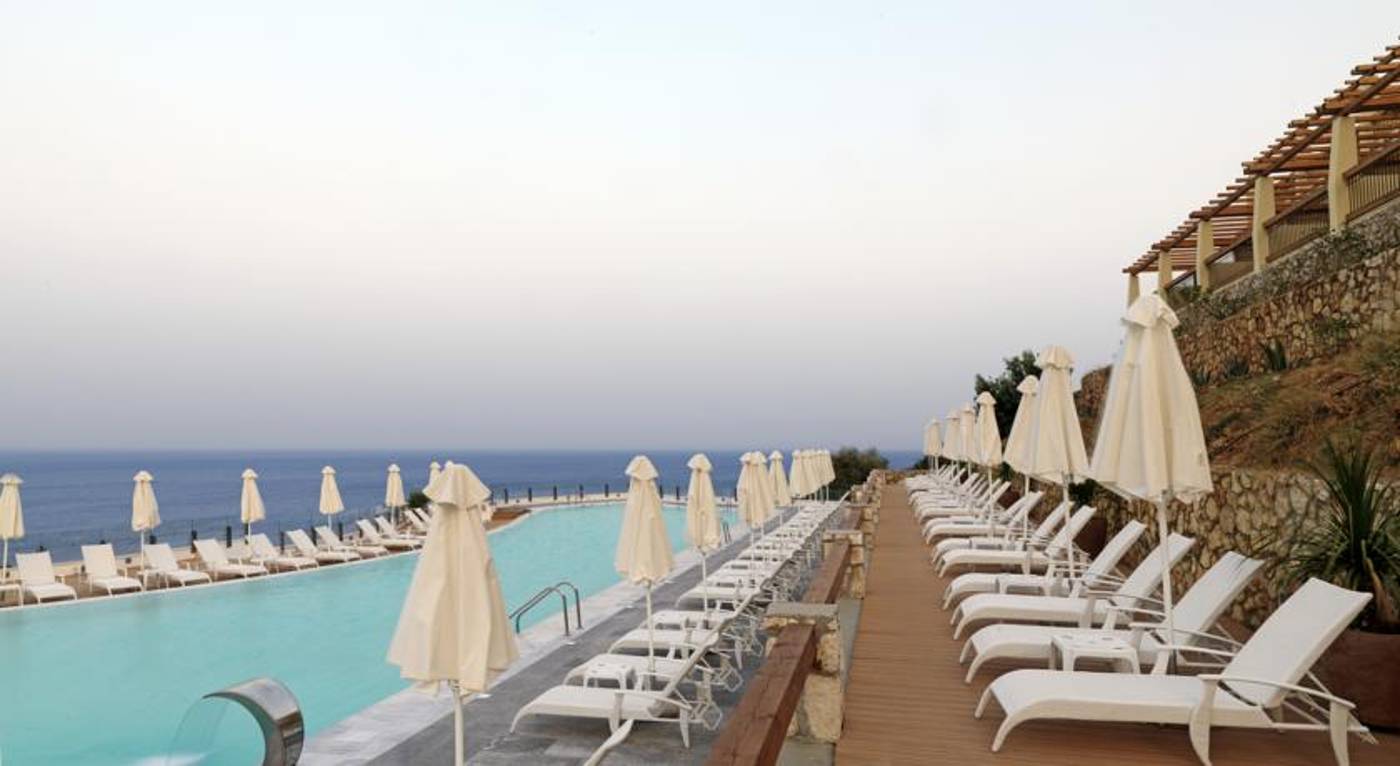 Louis-Apostolata-Island-Resort-Pool-5