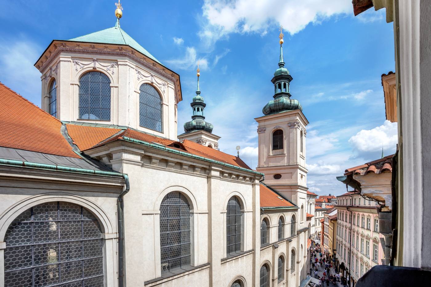 Hotel-U-Zlateho-Stromu-Prague-by-BHG-General-view-1