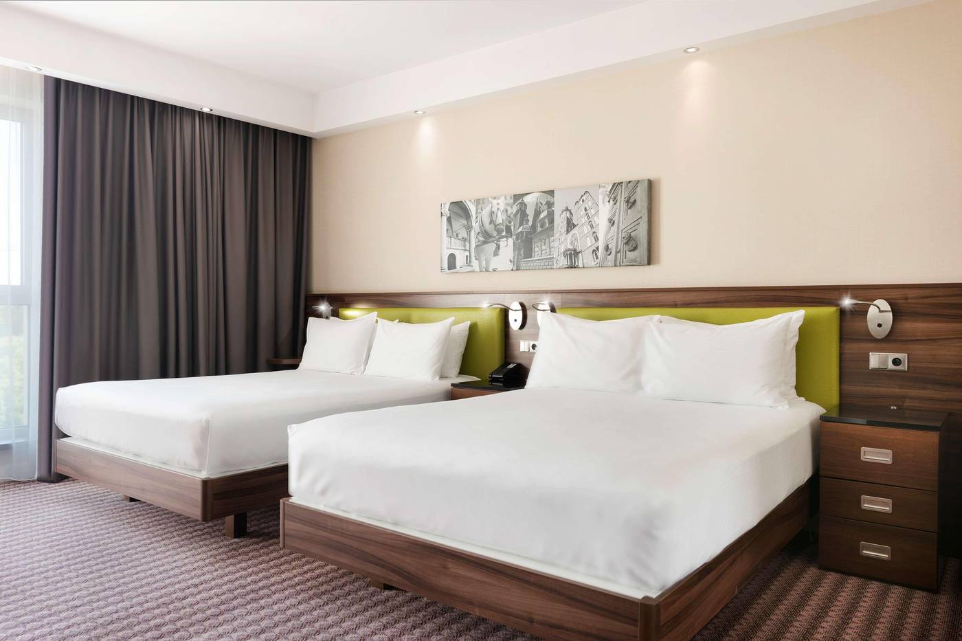 Hampton-By-Hilton-Krakow-Room-15